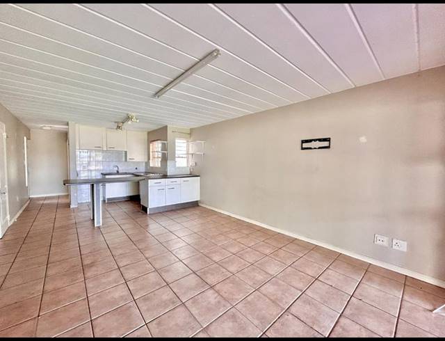 3 BEDROOM HOUSE FOR SALE IN CARIBBEAN BEACH